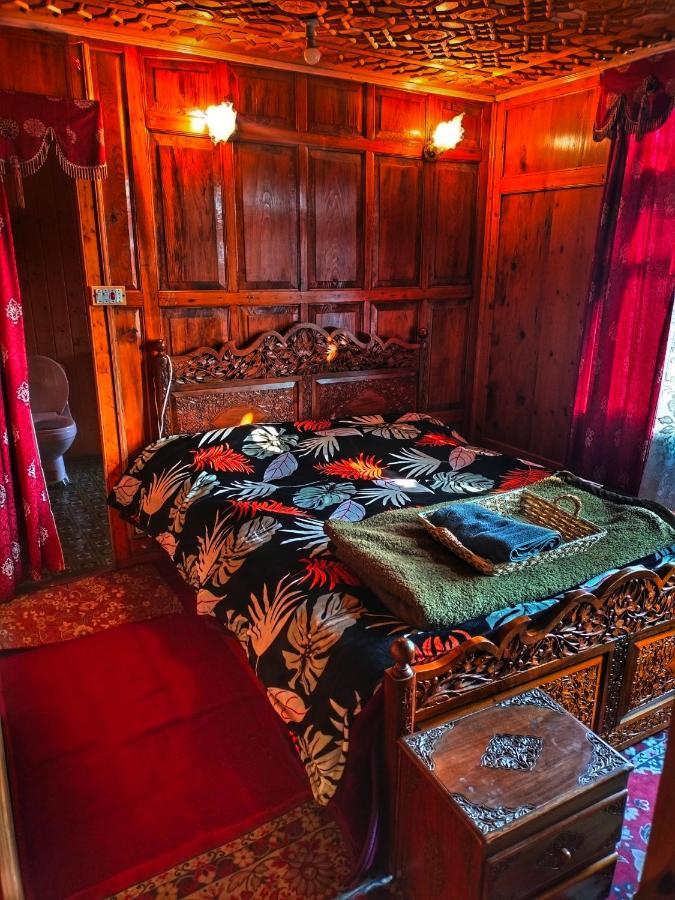 Lala Rulh Heritage Group Of Houseboats Сринагар Экстерьер фото