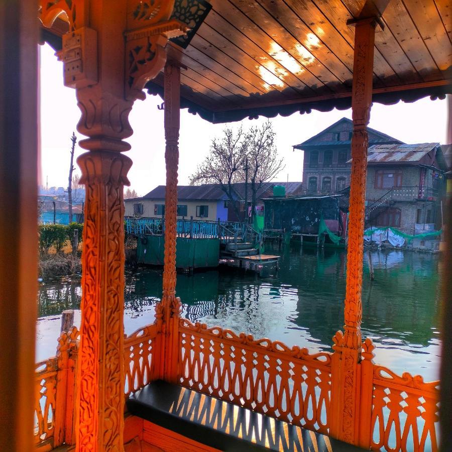 Lala Rulh Heritage Group Of Houseboats Сринагар Экстерьер фото