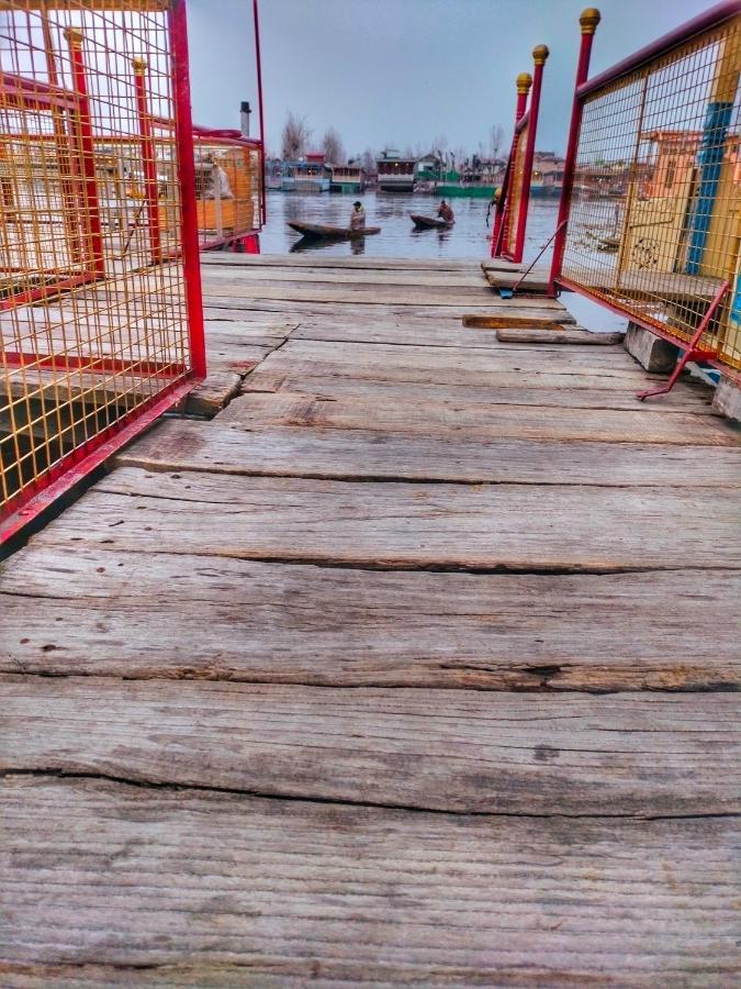 Lala Rulh Heritage Group Of Houseboats Сринагар Экстерьер фото